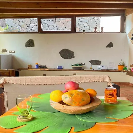 Casita Mis Chinijos Con Jacuzzi O Minipiscina Apartmán La Asomada (Lanzarote)